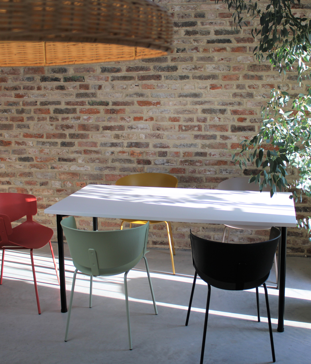 Rattan plastic dining table deals