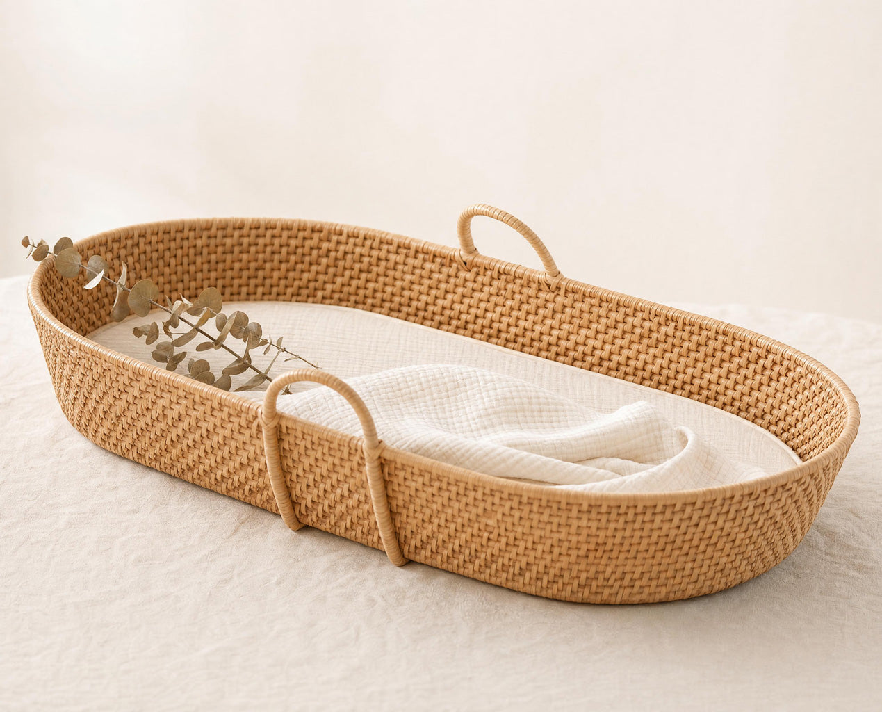 Fern-vegan-baby-changing-basket-hand-woven-changing-basket-by-tobs-and-ror-11