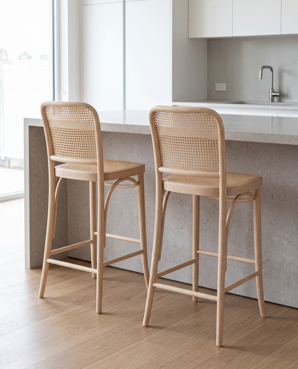 Hoffton_Bar_Stool_Lifestyle_7194c4dc-ae3c-4872-8385-abee266424e1