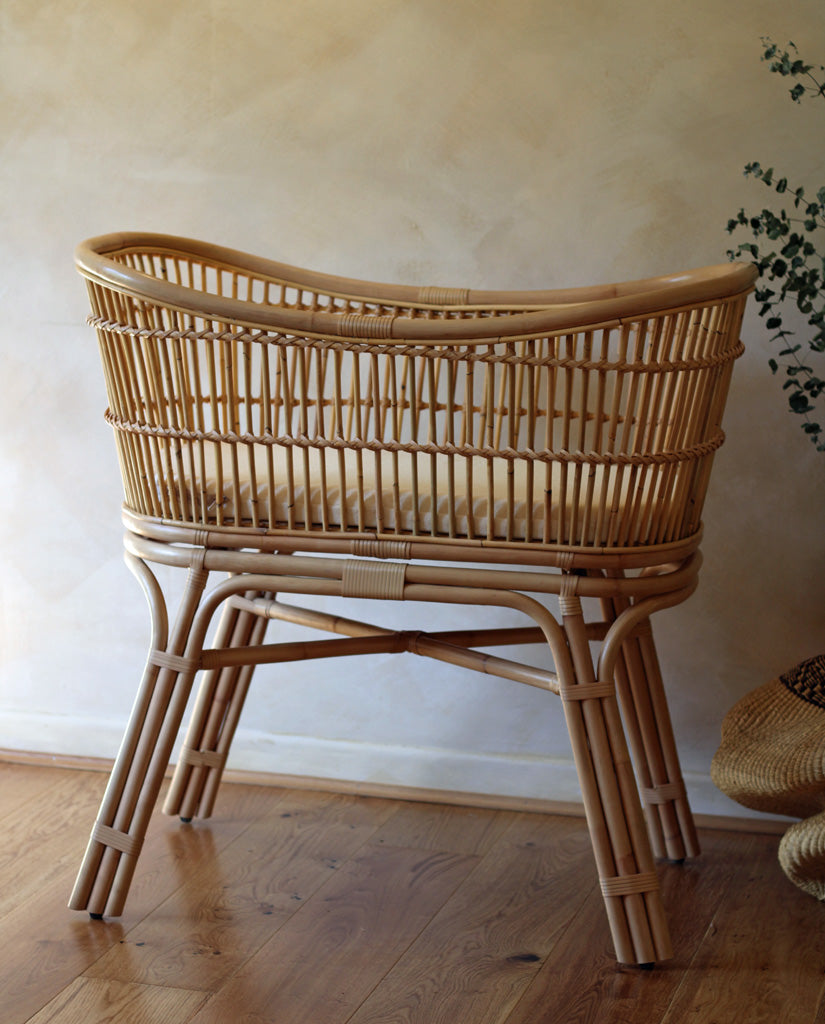 Rattan baby crib, eco-friendly baby bed, handwoven baby crib, breathable baby bassinet, boho baby crib, safe newborn crib, modern nursery crib